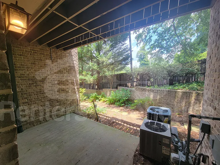 2671 Rivers Edge Dr — Photo 3