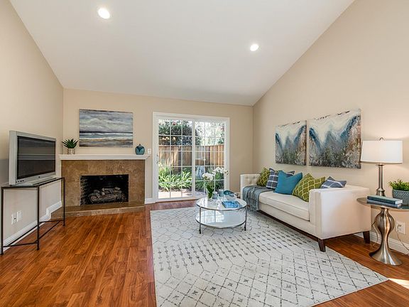 3rd image of 10935 Northview Sq