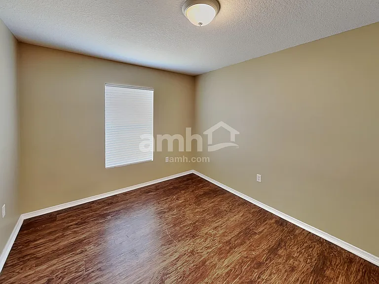 1733 Strathmore Cir — Photo 16