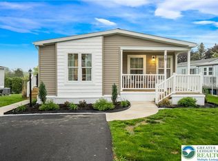 19 E Zimmer Dr, Walnutport, PA 18088