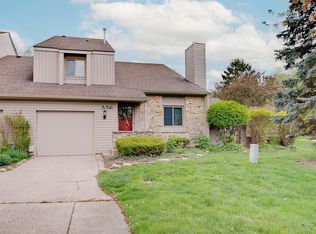 556 Conner Creek Dr, Fishers, IN