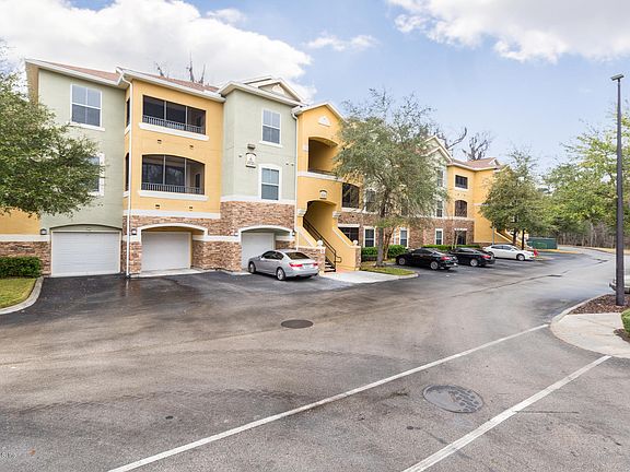 2nd image of 8539 GATE Parkway W #612