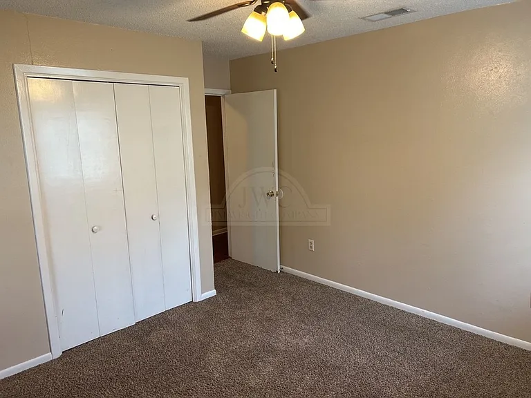 1013 Kathey Dr — Photo 13