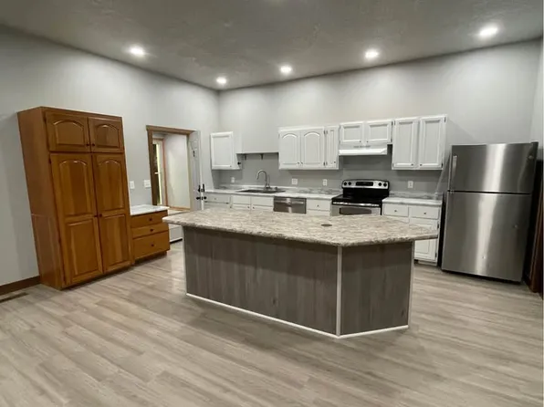 510 5th St, Jackson, MN