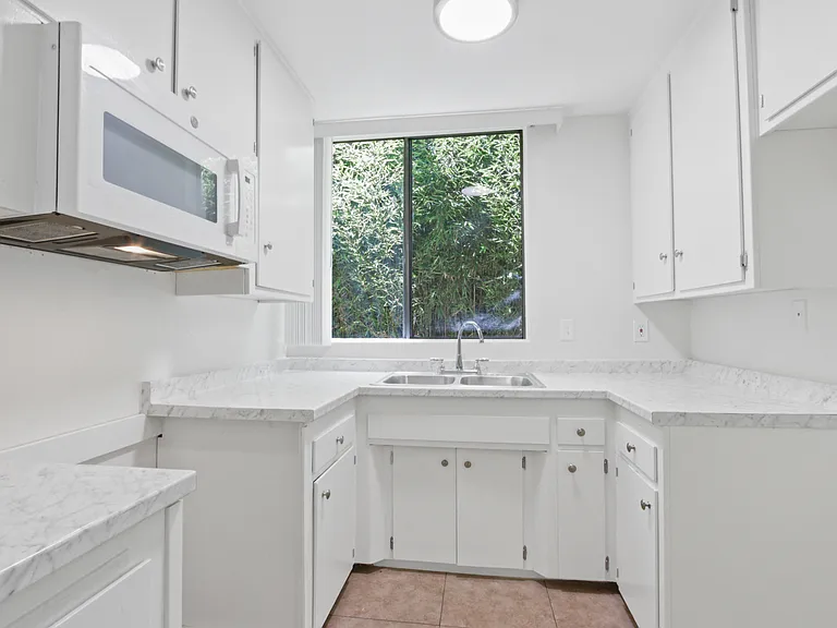 Parkwood Villas — Photo 12