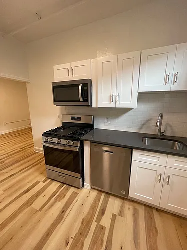 8 William St. Photo 1
