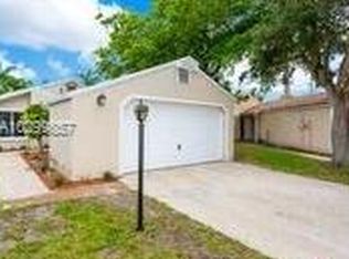 2421 SW 83rd Ter, Miramar, FL 33025