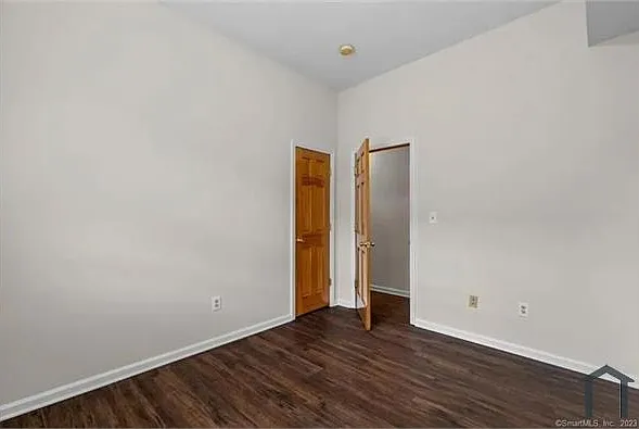103 Barnum Ave #103B — Photo 6