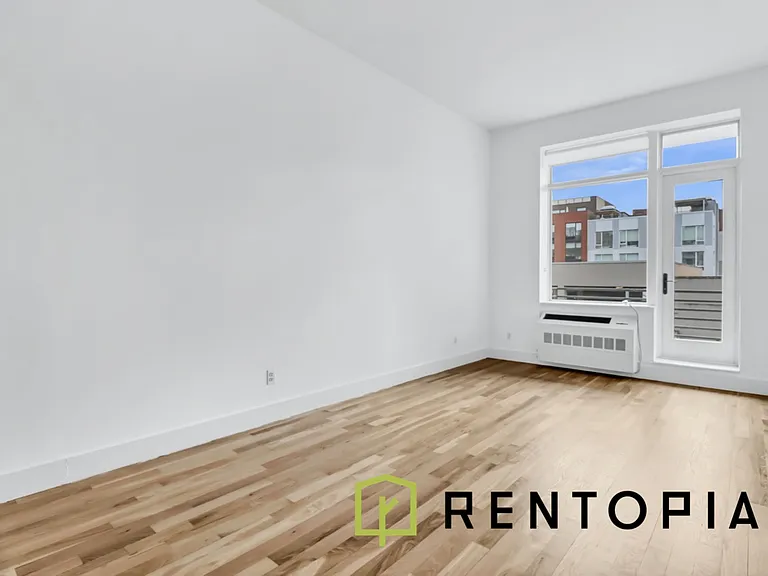 200 N 11th St #5M — Photo 3