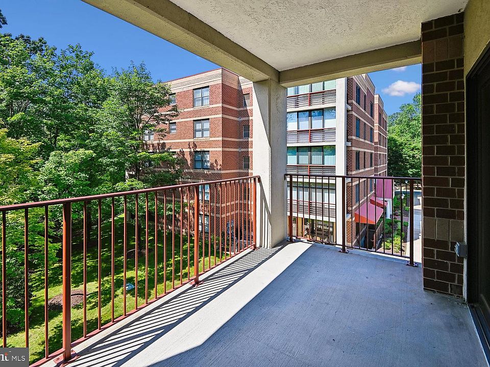 1st image of 604 McKinsey Park Dr APT 301