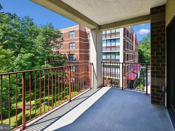 604 McKinsey Park Dr APT 301, Severna Park, MD 21146