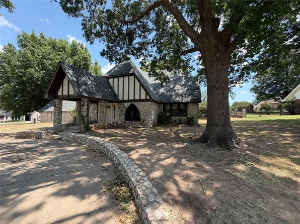 2317 Robinwood Cir, Shawnee, OK 74801