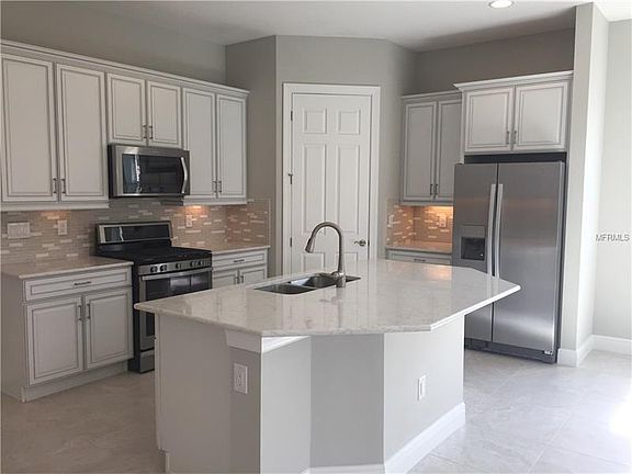 3rd image of 372 Padova Way