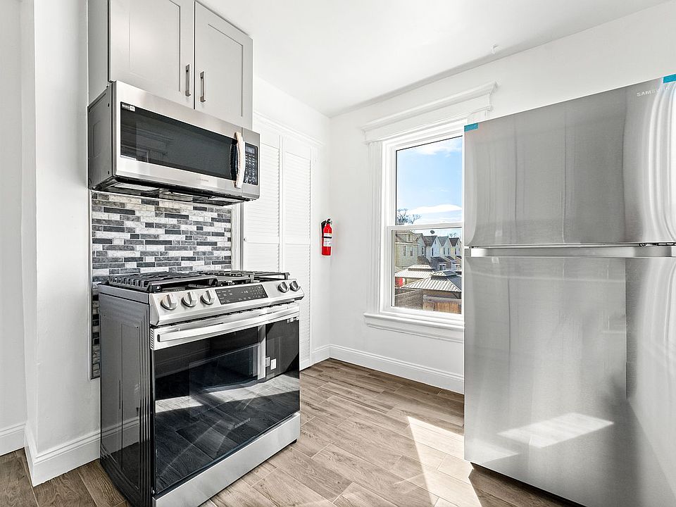 1st image of 119-10 Long St #3