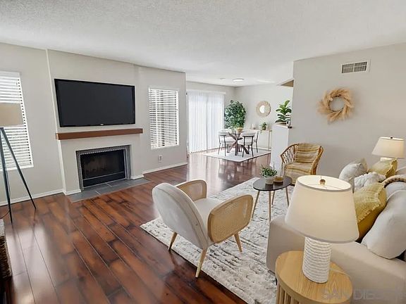 4th image of 8391 Suntree Pl