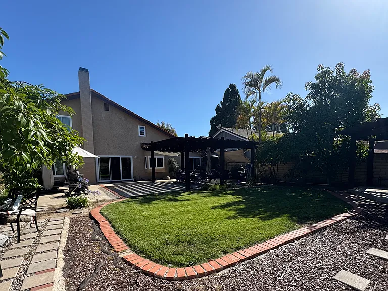 1045 Paseo Del Norte — Photo 4