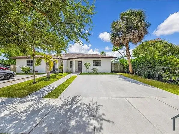 4521 NW 163rd St, Miami Gardens, FL 33054