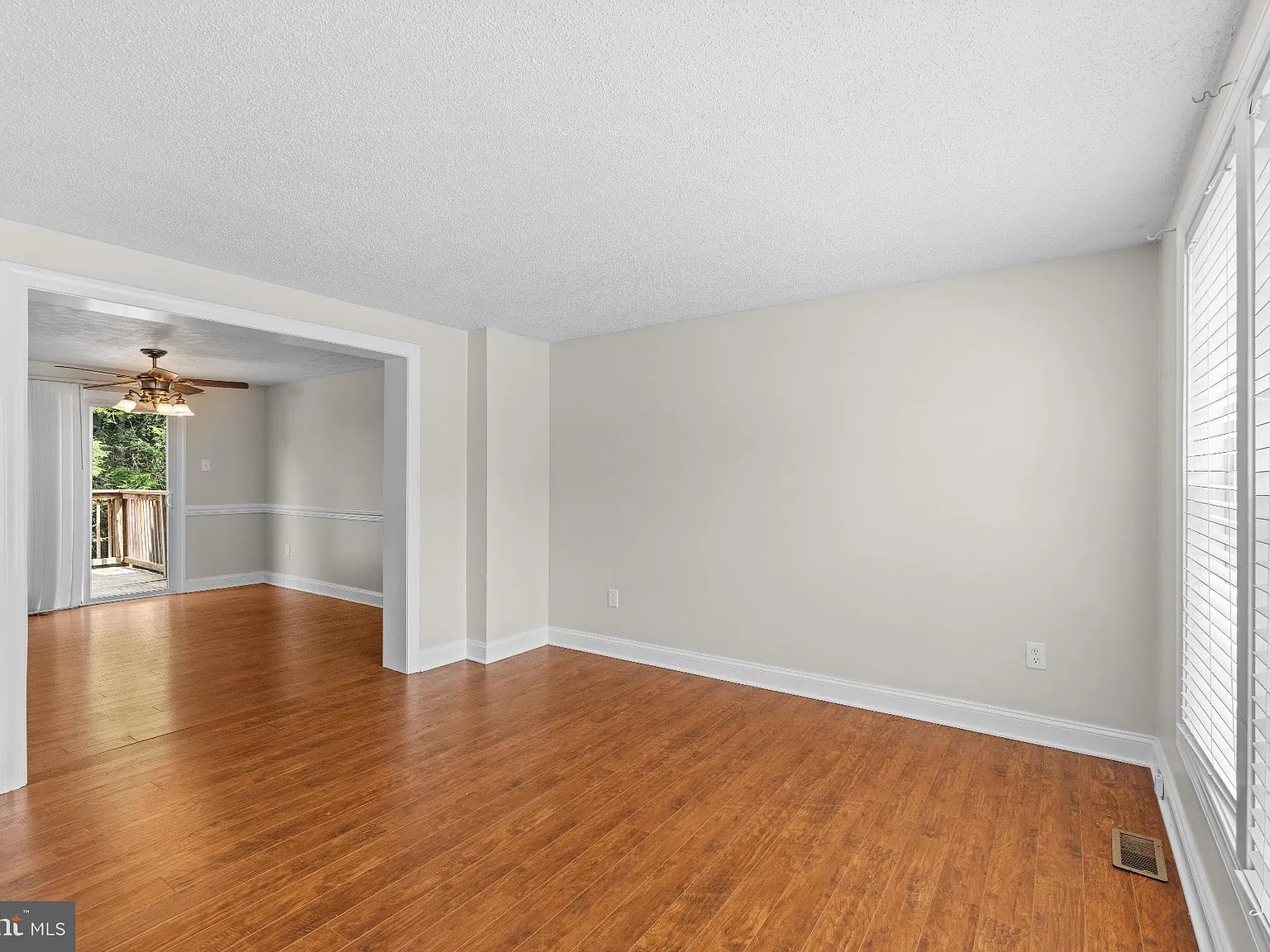 3 bed, 3.5 bath, 1640 sqft, $2,350 — Photo 2
