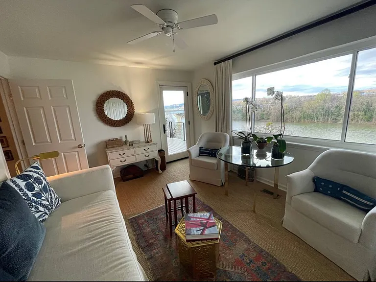 637 Battery Pl #1 — Photo 32