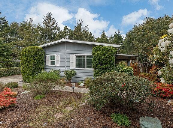 3rd image of 1600 Rhododendron Dr Space 405