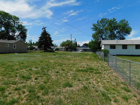 5th image of 1021 S Lundstrom St