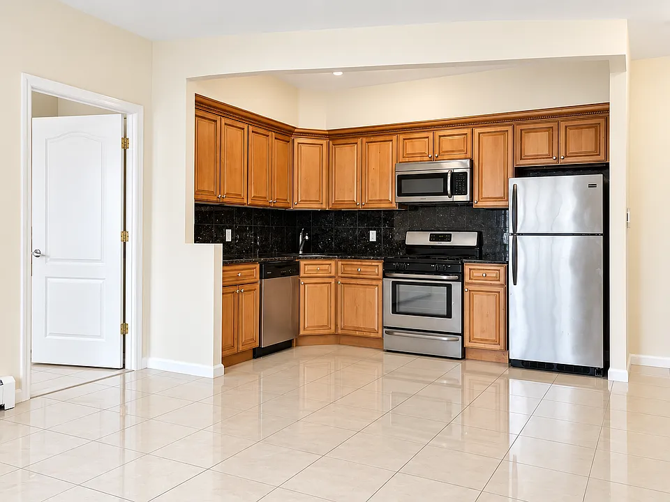 30-52 38th St #2A