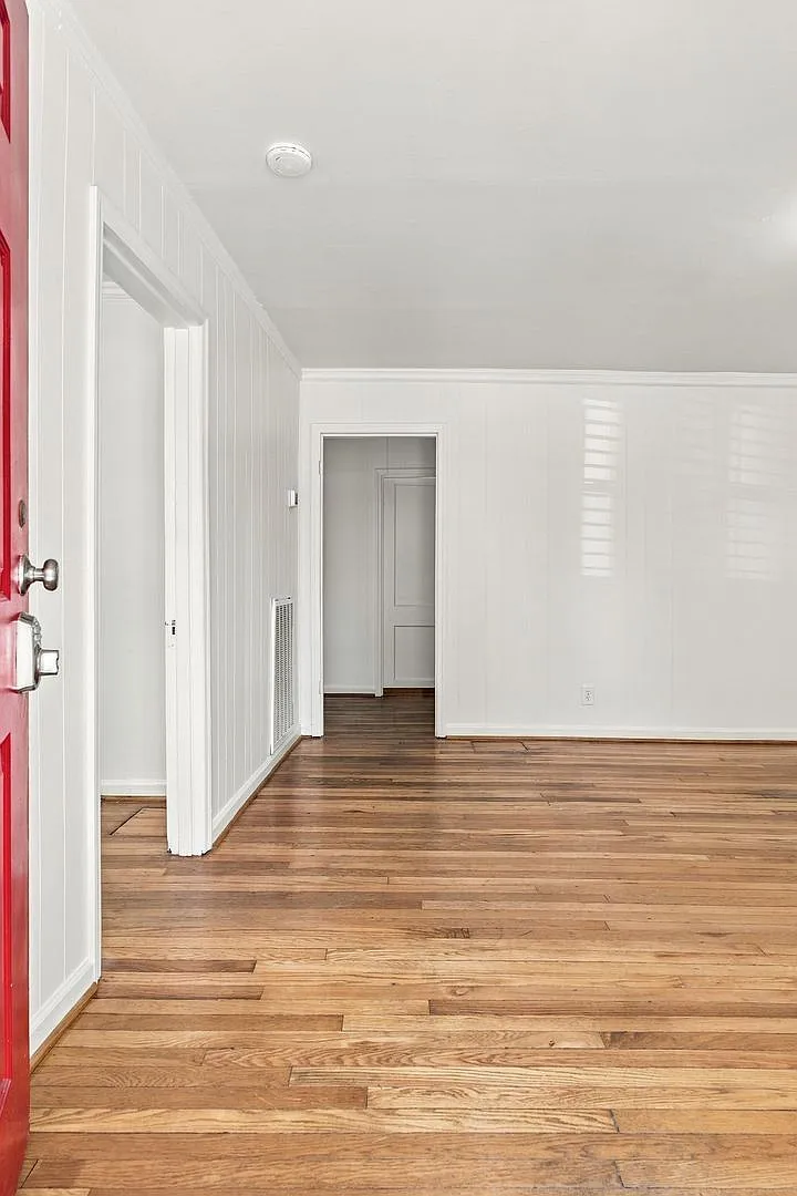 Charming 2 Bedroom Nashville Home with Spacious Backyard — Photo 4