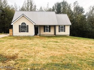 335 W Ridge Blvd, Holly Springs, MS 38635