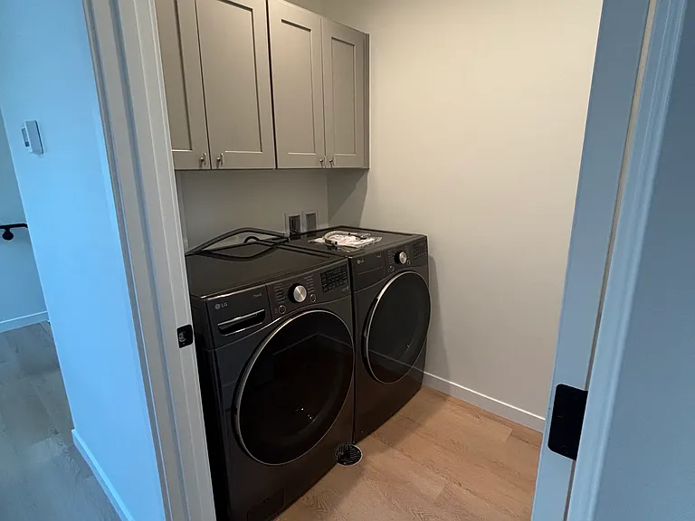 New washer/dryer (2nd floor)