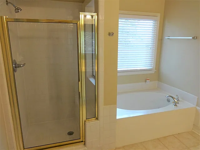 1296 Crown Ter — Photo 10