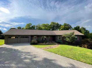 103 Farmington Pl, Clinton, TN 37716