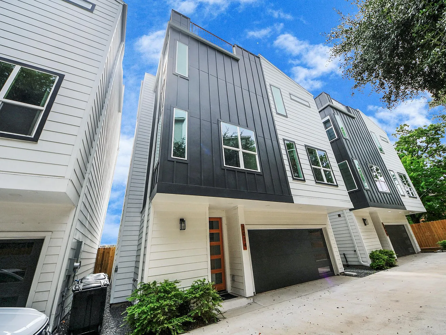 4 bed, 4.0 bath, 2610 sqft, $3,400 — Photo 3