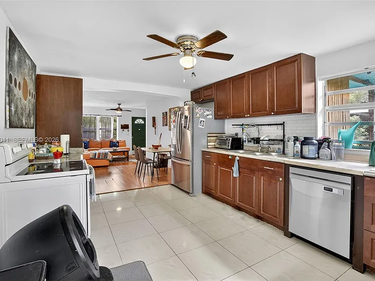 6238 Hayes St — Photo 15