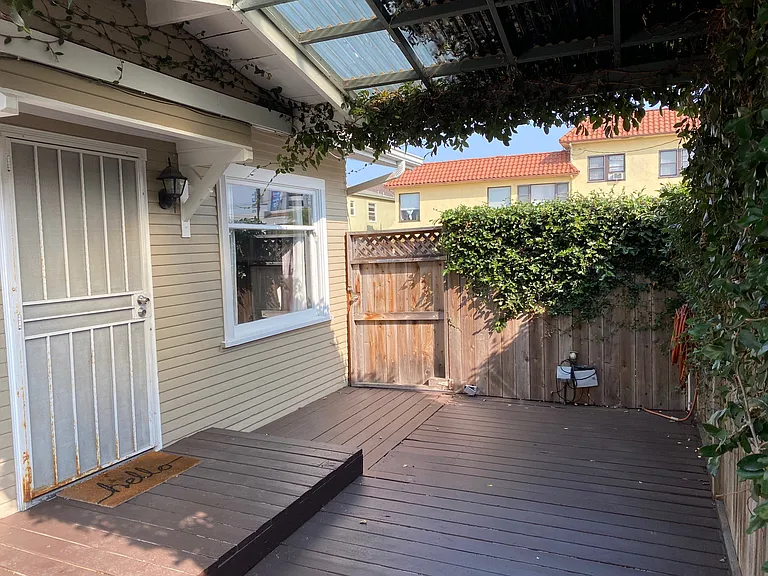 2885 Gunn St — Photo 3