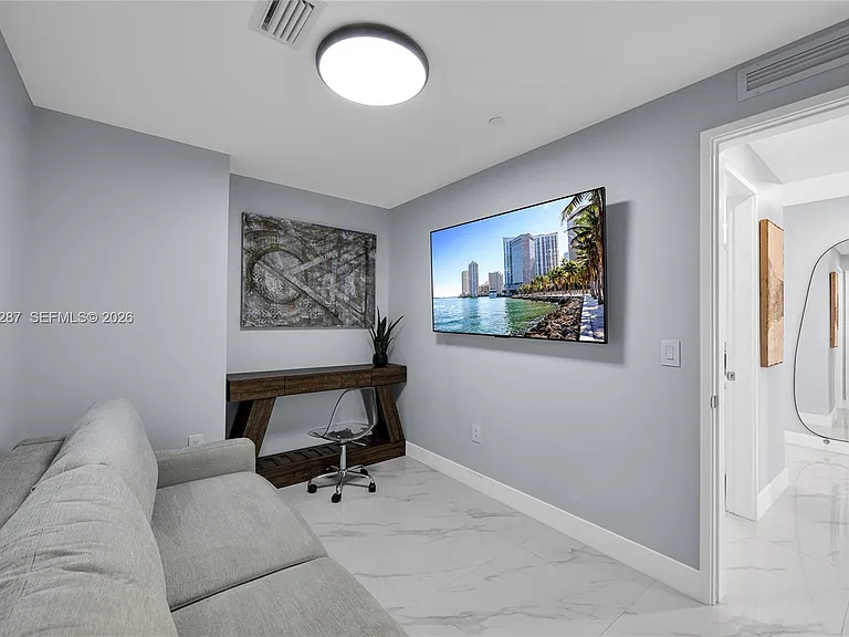 700 NE 24th St #5306 — Photo 20