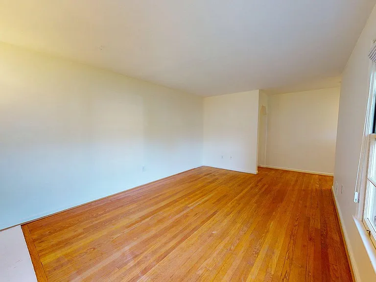 6415 Potomac Ave — Photo 22