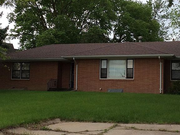 Front of home (zoomed in)