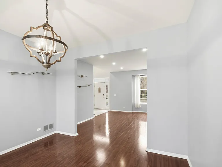 512 Normandy Ln — Photo 5