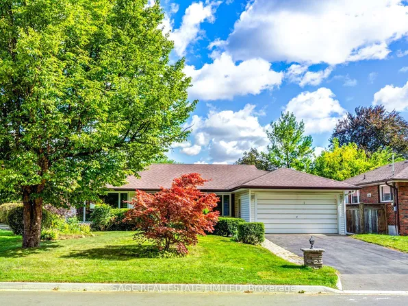 2189 Corsair Rd, Mississauga, ON L5A 2L7