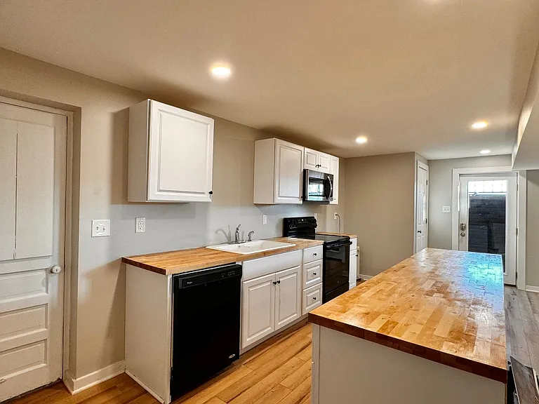 3901 Thomas Dairy Ln — Photo 5