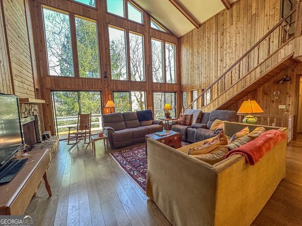388 Alex Mountain Dr, Sky Valley, GA 30537