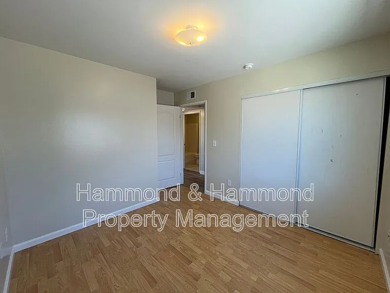 6916 Agnes Ave #4 — Photo 14