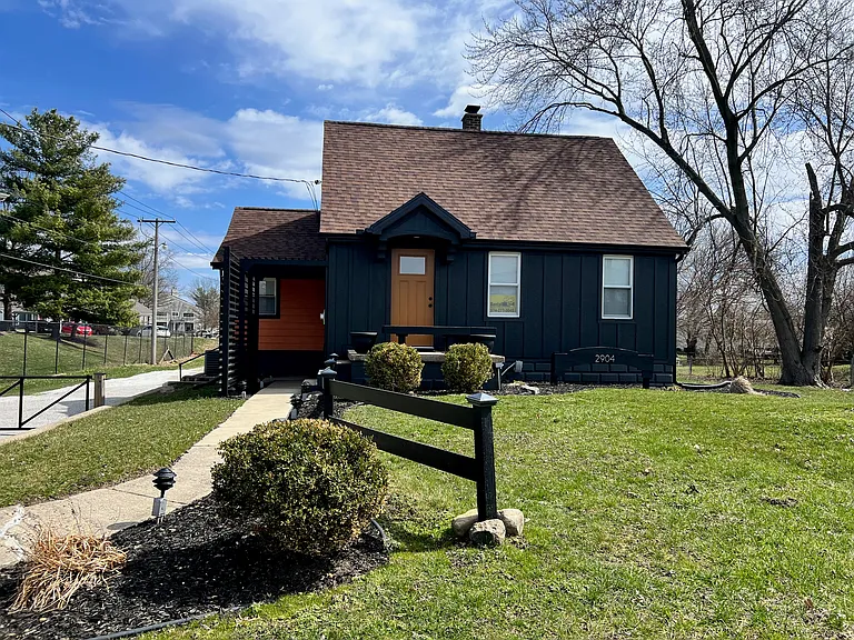 2904 Grape Rd — Photo 1