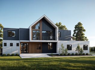 834 Cree Dr, Chanhassen, MN 55317