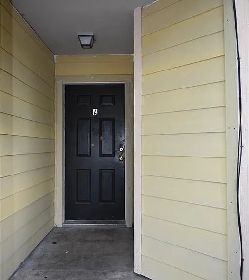1908 W Loop #A — Photo 2