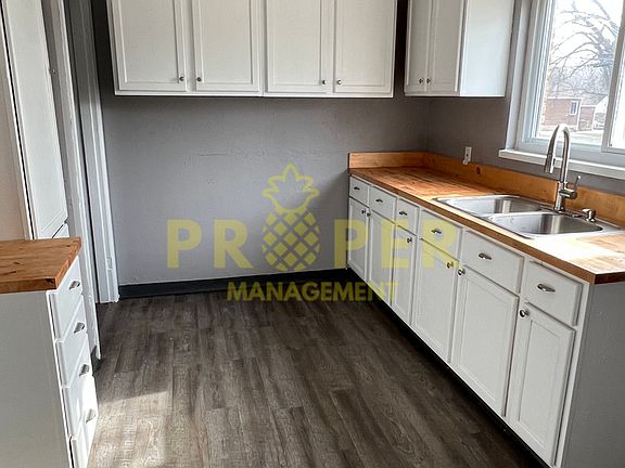 3rd image of 3419 Stanford Pl