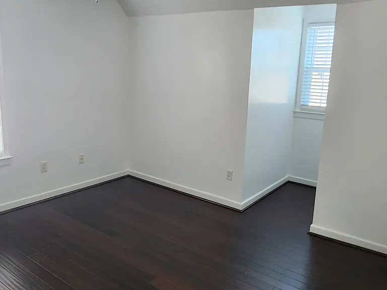6917 Vanderbilt Ave — Photo 42