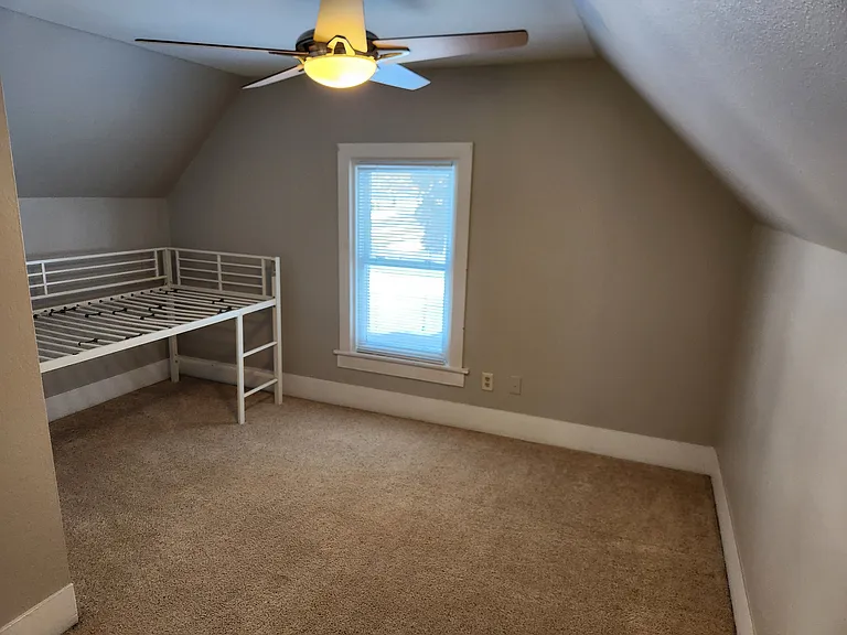 759 E Sumner St — Photo 24