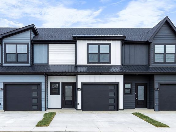 3rd image of 103 Jonathan Wade Cir