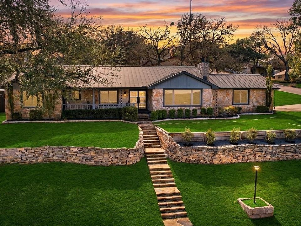 1st image of 417 Oak Ridge Dr